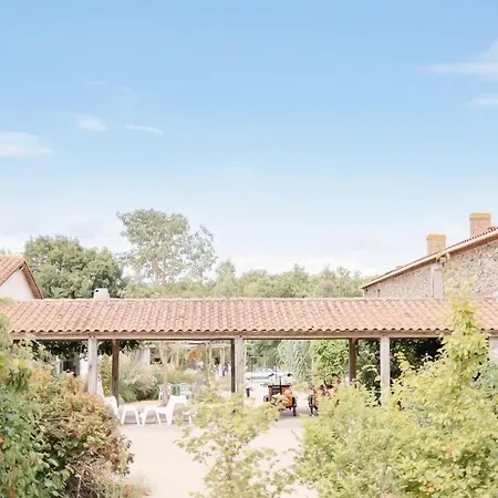 Un Eco-Camping En Vendee 4* Chauche