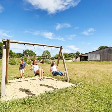 Domaine De L'oiseliere Campsite 4*