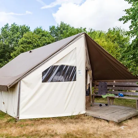 Domaine De L'oiseliere Campsite 4*
